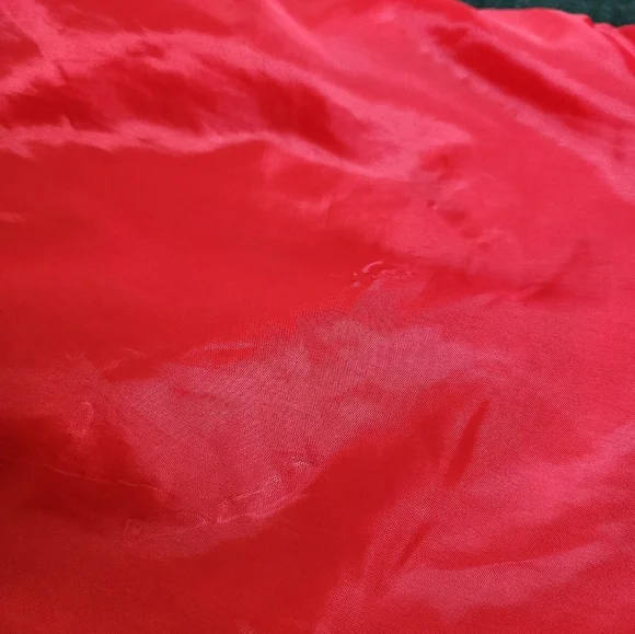 Christmas Tree Skirt Circle Crushed Red Velvet Green Trim Button Detail 54" - Picture 8 of 8